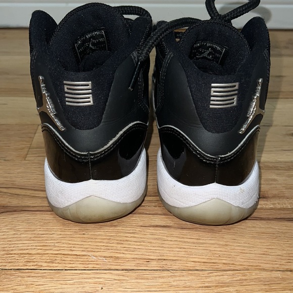Jordan Retro 11 Jubilee Sneaker (Used) - Picture 7 of 11